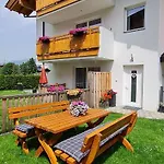 Alp-in Apartment *