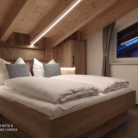 Alp-in Apartment *