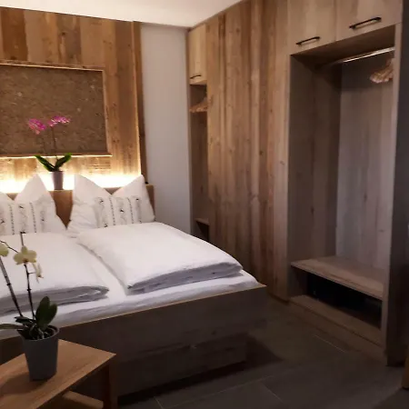 Alp-in Apartment *